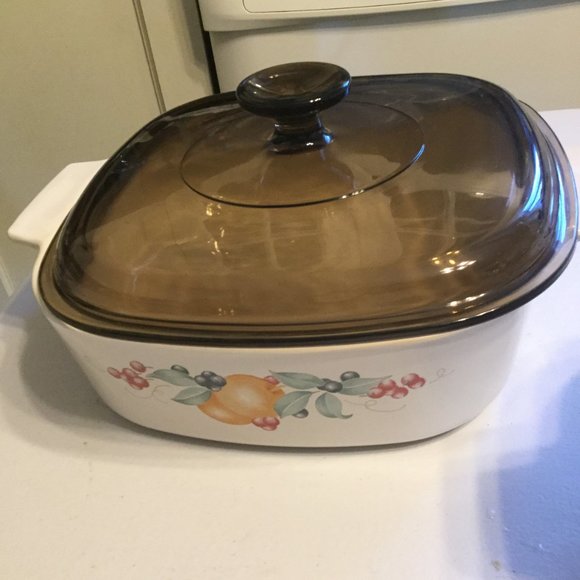 Vintage Set of two Corningware covered casserole dishes - Picture 3 of 10